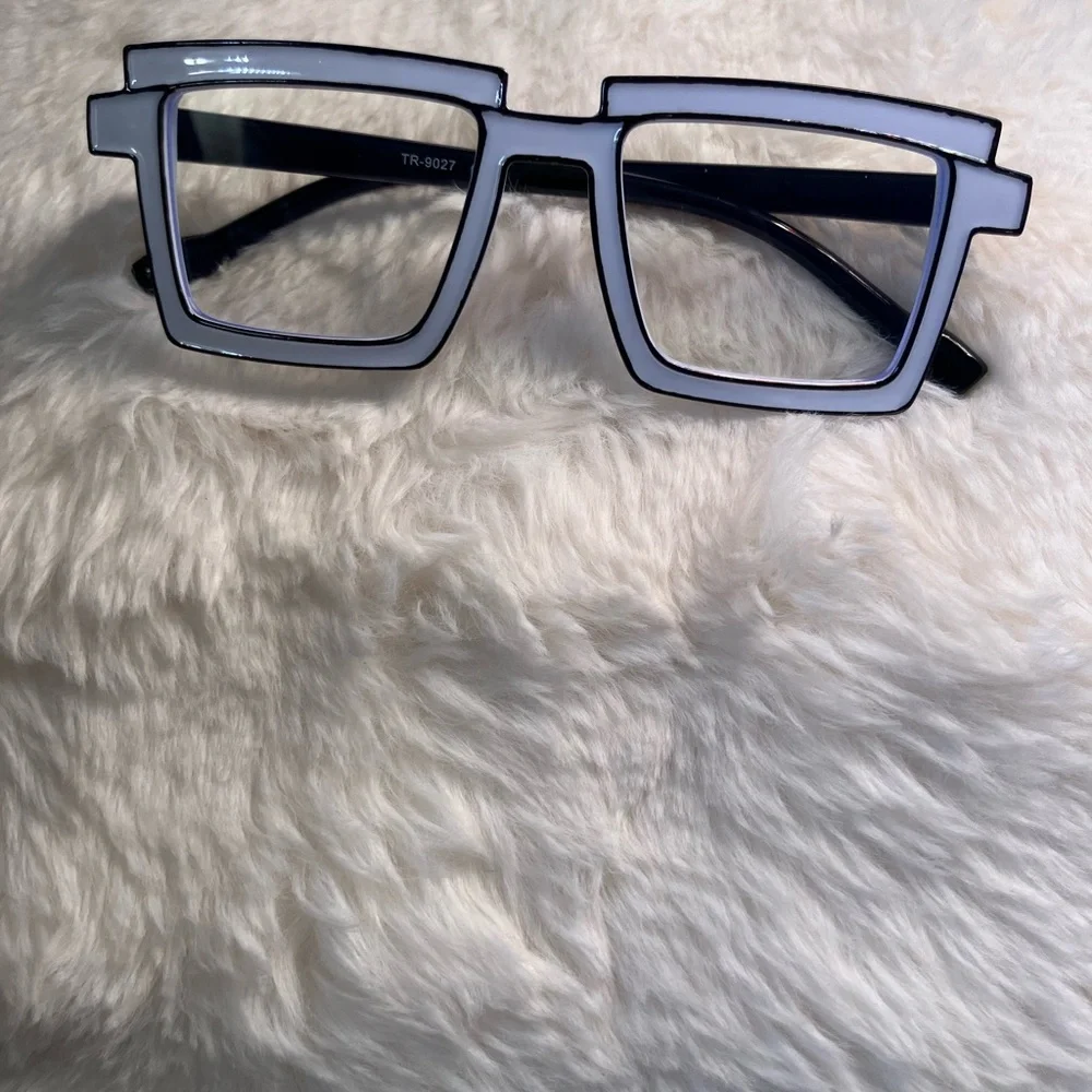 SHEIN Monochrome Square Glasses